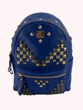 aldi mini backpack Aldi Is Selling a Colorful $15 Hiking Backpack That's Similar to a  Patagonia Style Over 7x the Price